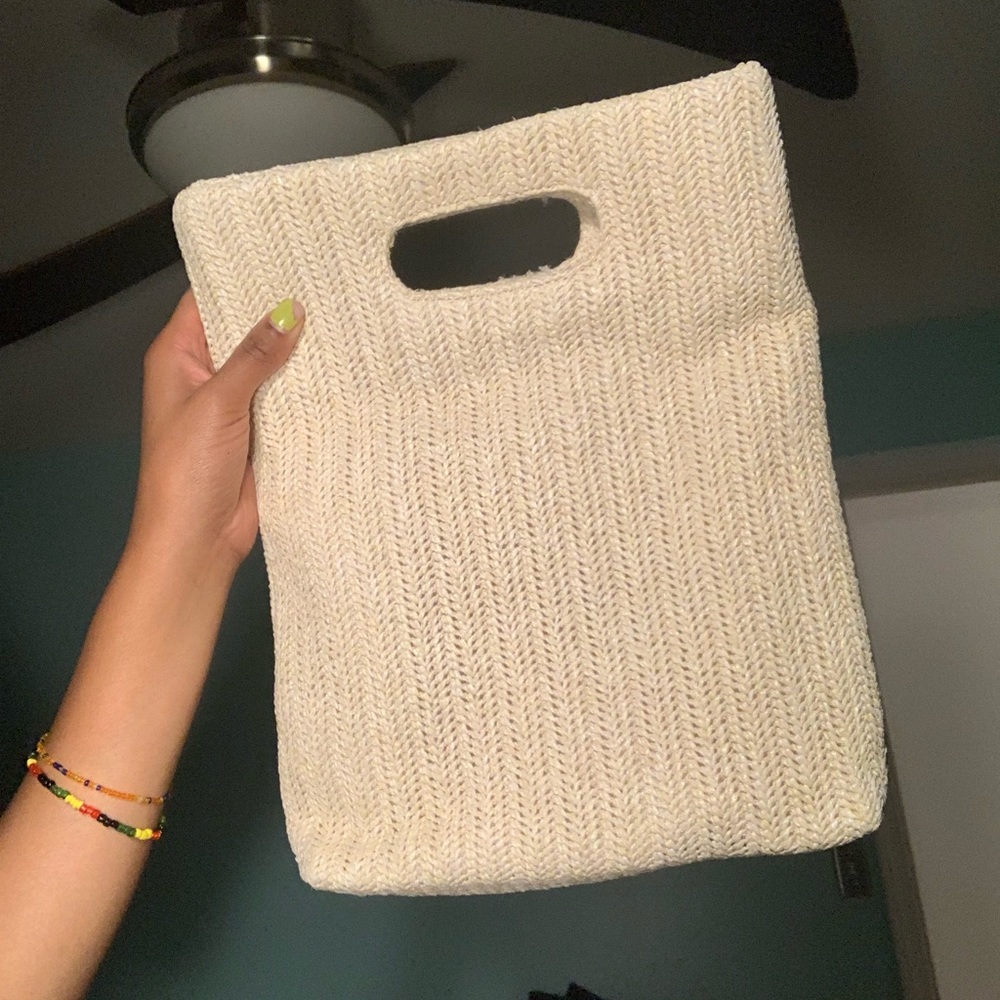Straw Purse - Picture 2 of 4